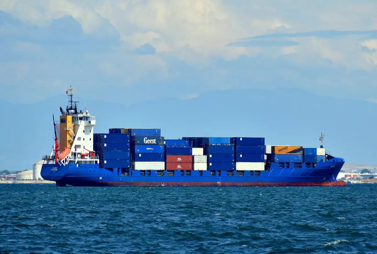 ¡Derechos Animales ya! - Buque mercante - Llega a Amsterdam un buque con 100 000 toneladas de soja, proveniente de Brasil, para alimentar al ganado esclavizado
