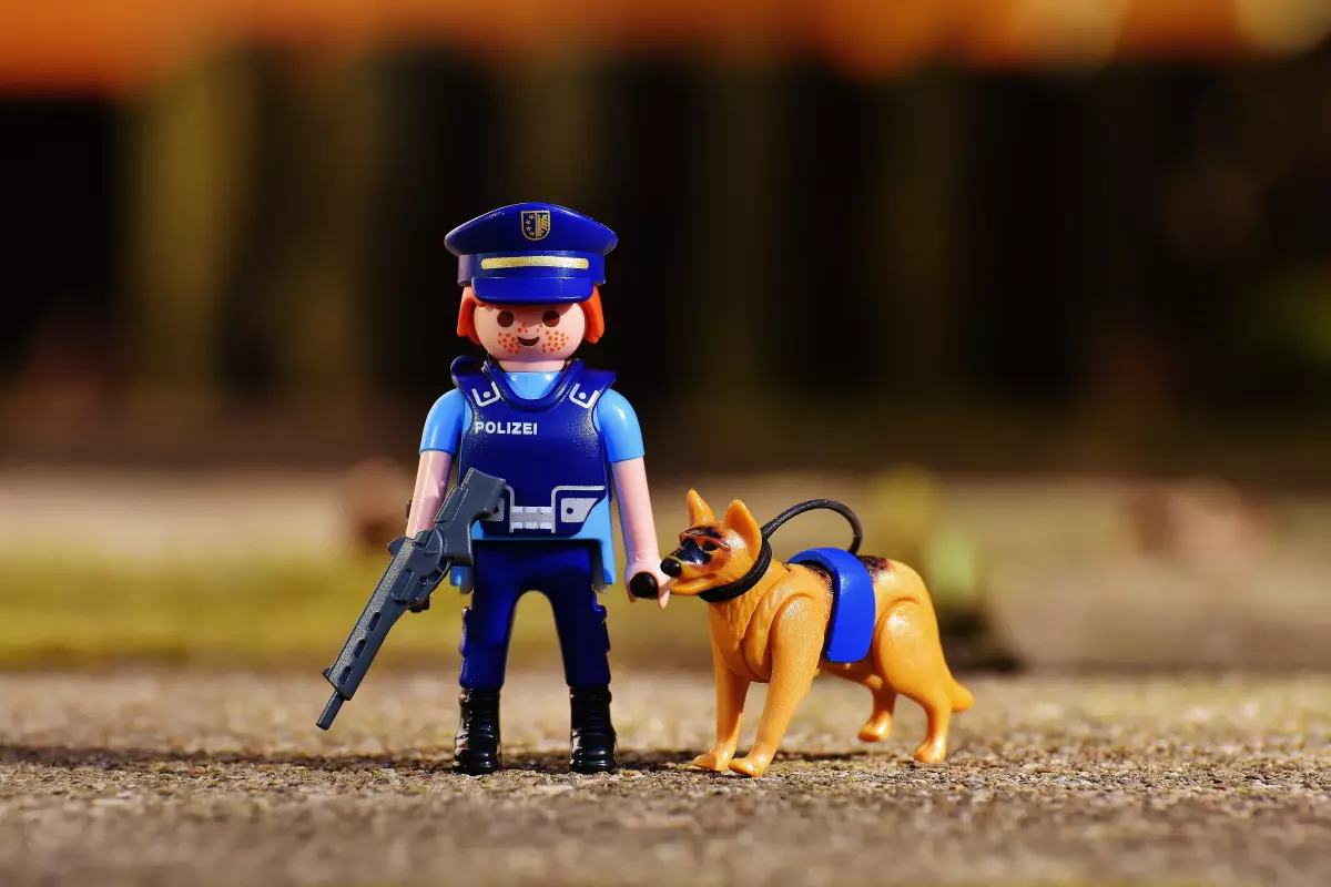 ¡Derechos Animales ya! - Juguete Playmobil de policía con perro - Juego de policía